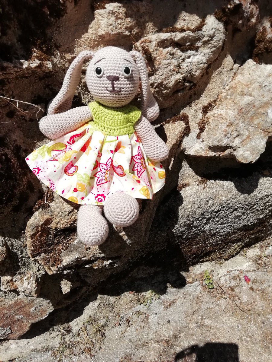 MarialidadesAP's tweet photo. Ha sido un fin de semana productivo, un amigurumi terminado otro empezado y en proyecto un nuevo trabajo (como he avanzado en las labores empezadas colaré una nueva por el medio 😁)
#ProyectoTerminado, #amigurumis, #hechoamano, #artesanía, #crochet, #RubíNatural https://t.co/P7gr8wPj4Q