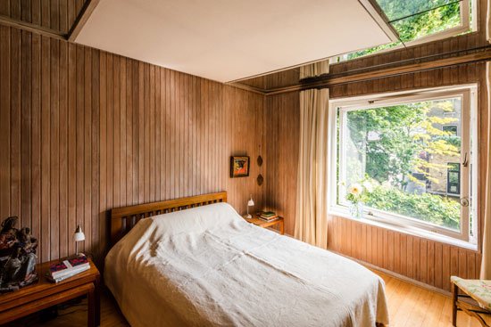 WowHauser's tweet image. Another time capsule on the market, This time a barely-touched 1960s midcentury modern townhouse in London W2. Original wood finishes galore. bit.ly/2JUR6Rh