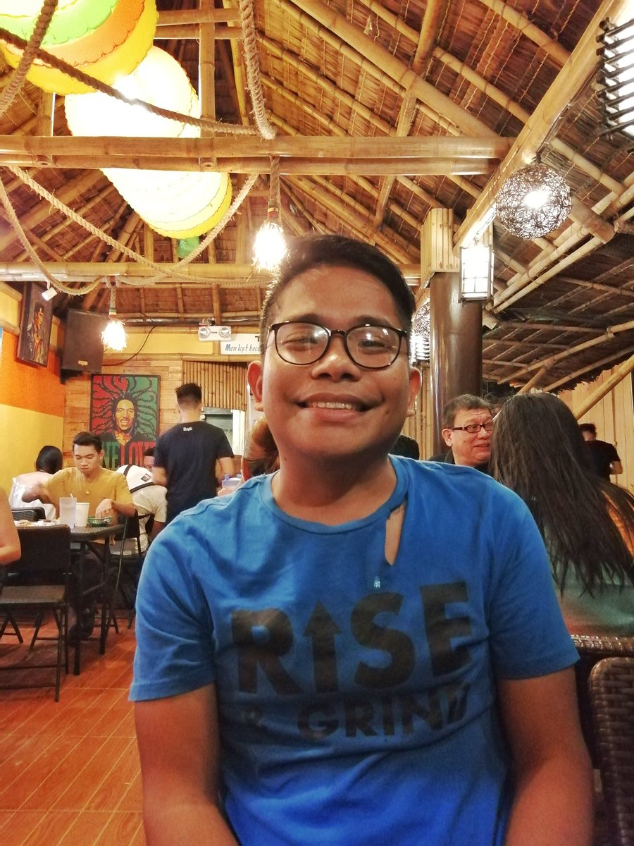 Taking my dinner in a bamboo style...

#BoracayIsland