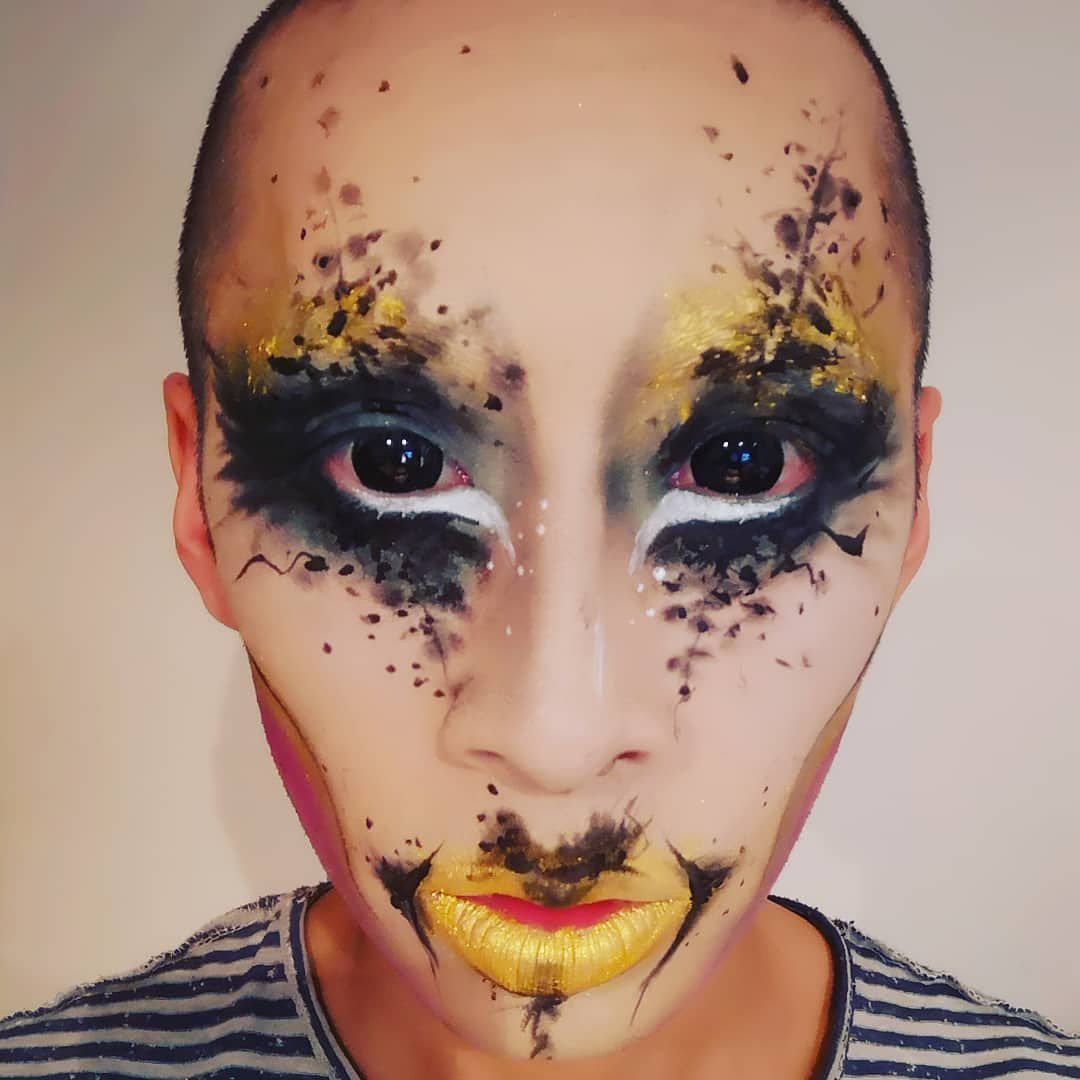 Silence is golden and so are my lips. 
Makeup palettes by @muobu @urbandecaycosmetics @kryolanofficial @kryolanuk @stargazer
Instagram Link:
tinyurl.com/y3njbmay