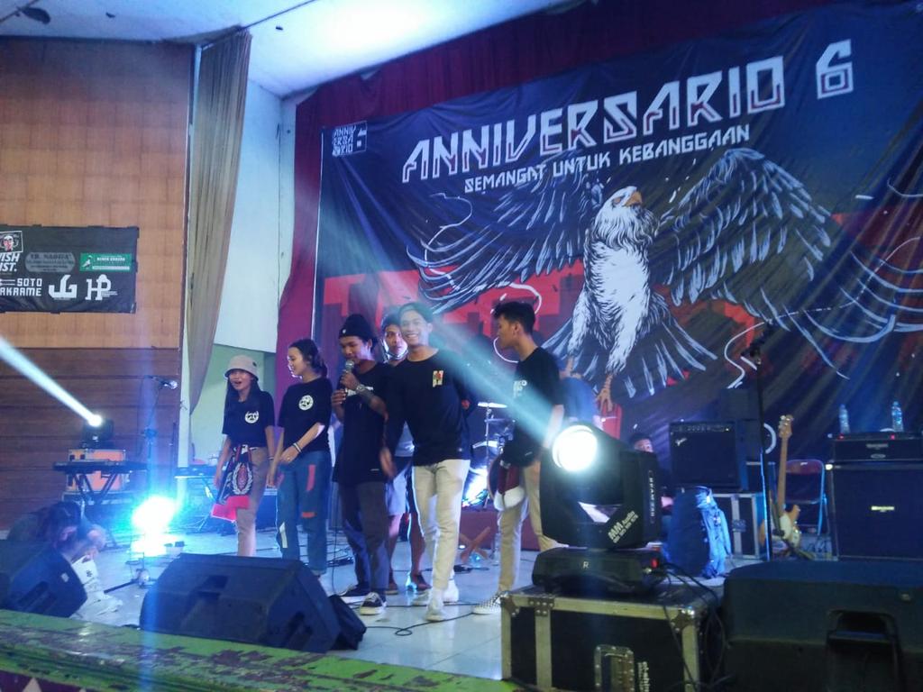 Suwun Jersey dan kaos nya🙏
Diborong MODERATO SYNDICATE semua hehe