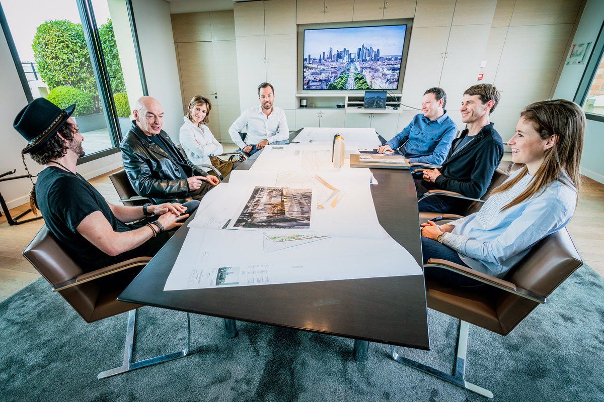 « Six créatives symbolisant l’excellence à la française dans leurs domaines respectifs »
Séance de travail aux côtés de <a href="/ateliersjnouvel/">Jean Nouvel</a> - <a href="/HeklaTour/">Tour Hekla</a> 2022
#ambassadeur #architecture