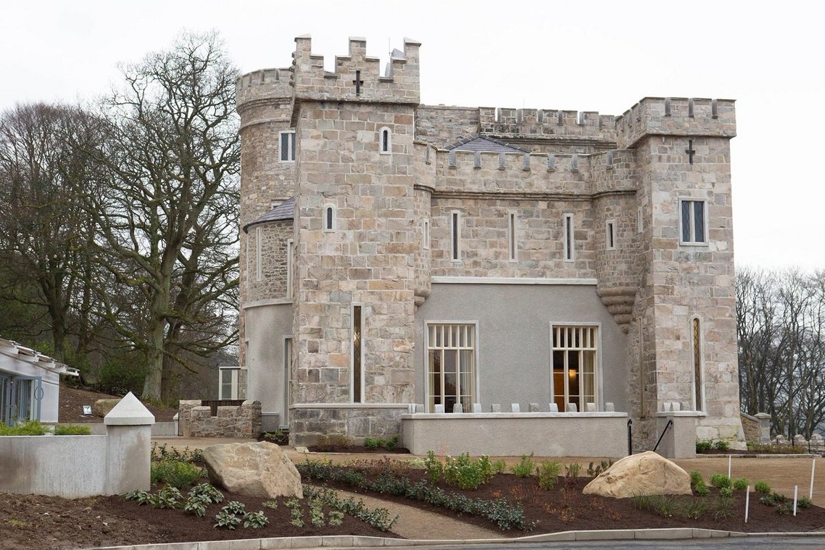 VersatileEng's tweet image. The 4 star Killeavy Castle Estate has officially opened and it looks superb! Delighted to see our volcanic black multicolumn and cast iron radiators selected. 
--&amp;gt; bit.ly/Killeavy-Castle