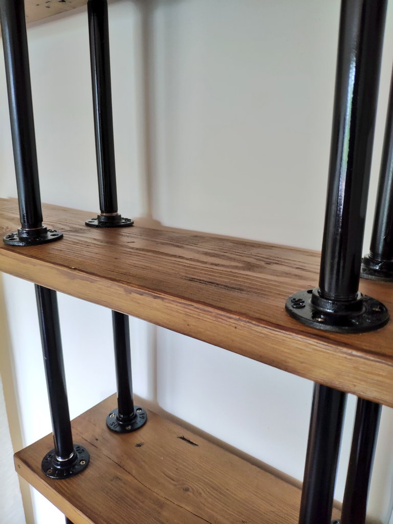 ludofarine's tweet photo. Finished our homemade bookshelves this weekend ๐ Thanks @moveonwood for providing the wood ๐ณ and @edintoollibrary for the tools โ๏ธ ! #edinburgh #diy #reuse #MondayMotivation https://t.co/wIo7q6LFaw