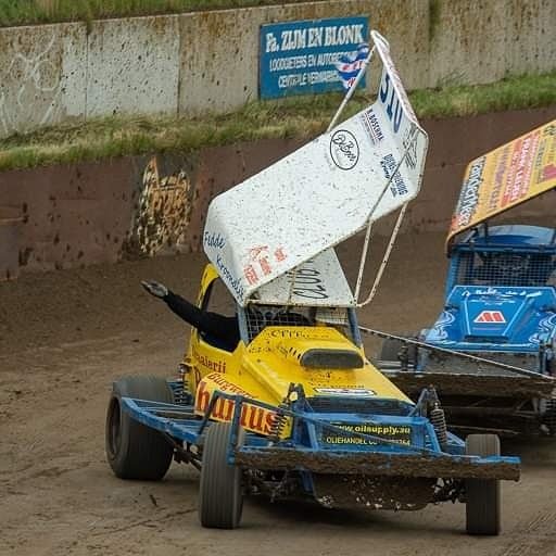 So, after a weekend texel we finally got the car where we want to have him. Shame on my blown gearbox on the sunday. But had a nice weekend! 👌👌