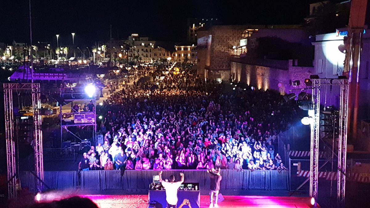 CantinaSMLP's tweet photo. Sabato #AkentaMagicNight: eravate tantissimi! GRAZIE! #AkentaDay #Akenta #Alghero #Sardegna 🎉🎉 https://t.co/g64G7IMCx8