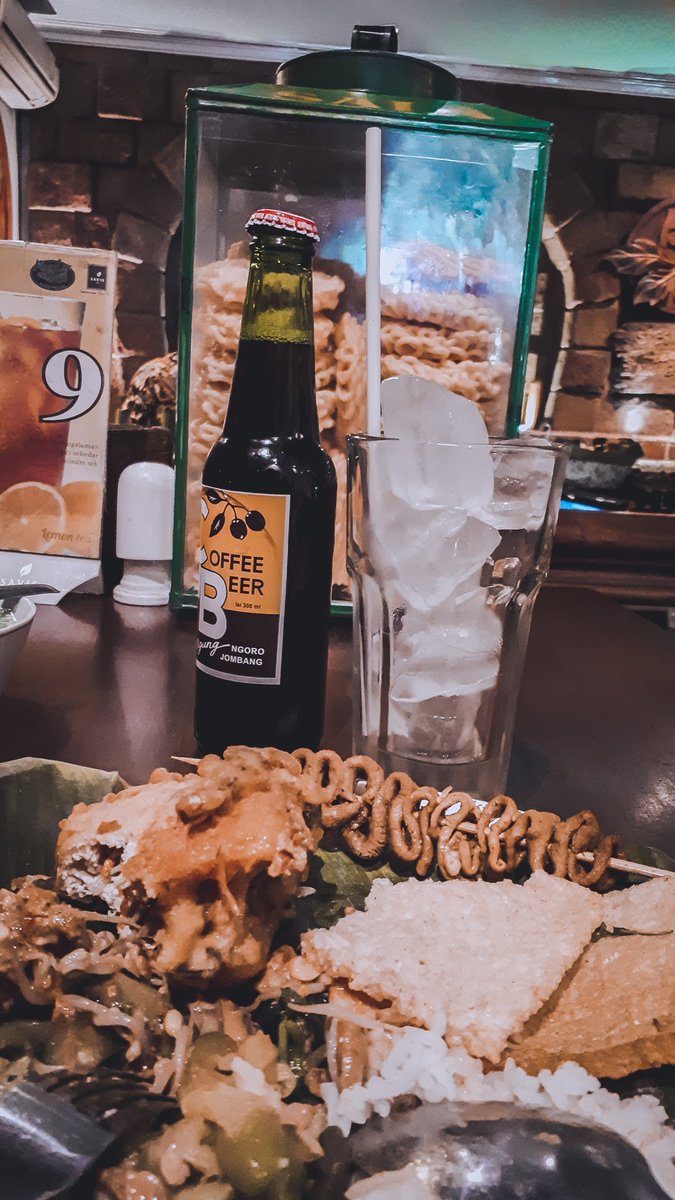 JosepAryaDarman's tweet photo. 📍Warung Pecel Solo
📷: A5 2017 https://t.co/1Fwj3v91sz