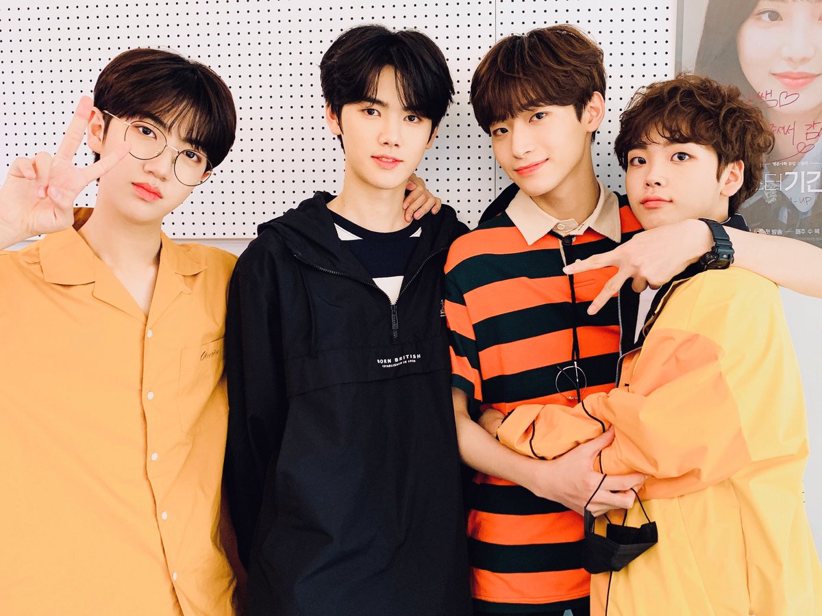 STARSHIPent's tweet photo. [#함원진]

FROM. 
#스타쉽 연습생🚀 #원진

국민프로듀서분들에게 원진이
보내온 마음 지금 확인하세요💌

#STARSHIP 
#PRODUCEX101 #프로듀스X101 https://t.co/icLS4JbRLR