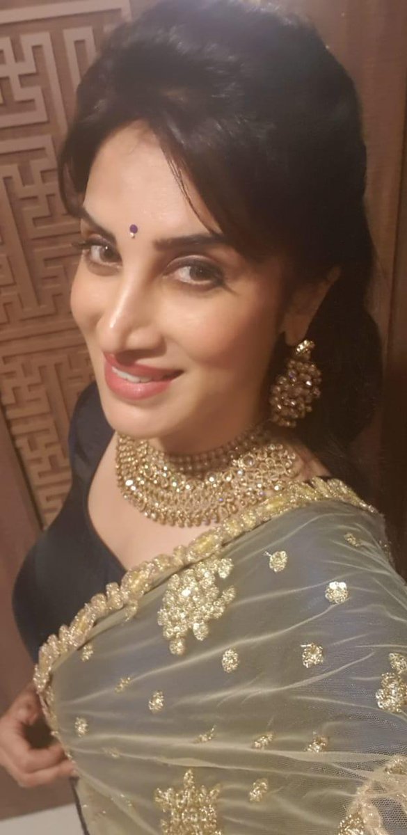 SmitaGondkar's tweet photo. At the Launch of @allensolly and @VanHeusen showrooms in Pune

Outfit by #fragrancedesigns by #ParagJaysingpure
Styling and Accessories : Golden touch, pune
Hair style : @SapnaGondkar, Golden touch

#AllenSolly #VanHeusen #EventDiaries #Actress #SmitaGondkar https://t.co/zVExp6jtRh