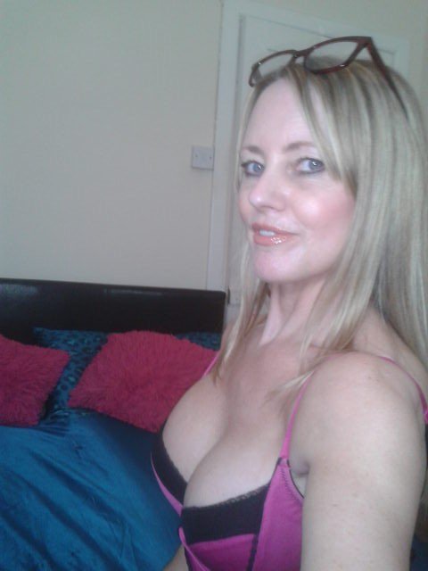 DragonMarketin3's tweet photo. #MagicMILFMonday
@MissSofiaRae 
Check this beautiful lady out at
https://t.co/bs1Agkked6
https://t.co/ws0lp4dP1I. She is is amazingly beautiful https://t.co/IUKIJzz5ub