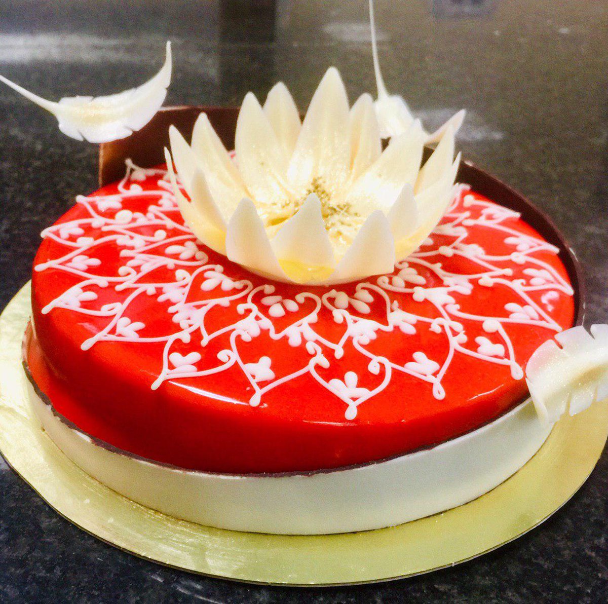 MemoireBakery's tweet image. The taste of our fabulous cake will make your birthday sweeter and enjoyable with participants.

👉Remark: Daily 🎁50% OFF from 6pm until 10pm on all cake!

Call Now:
(855) 69 201 888 / 69 261 888
E-mail: fbc@memoirepalace.com