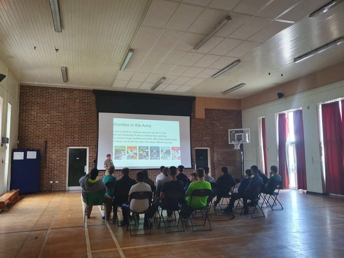 StonyDean's tweet image. Year 10 #armyday in full swing. Looking forward to the #commandtasks and #teambuilding  later on. @ArmyOTSouthEast