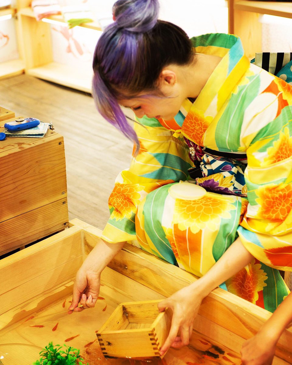 CharlybirdMUFFI's tweet photo. She plays goldfish scooping at summer
#cutegirl #portrait #portraitphotography #portrait_shot #portrait_perfection #bestportraits #love_japan_portrait #goldfishscooping #写真好きな人と繋がりたい https://t.co/2F1weGDtWv