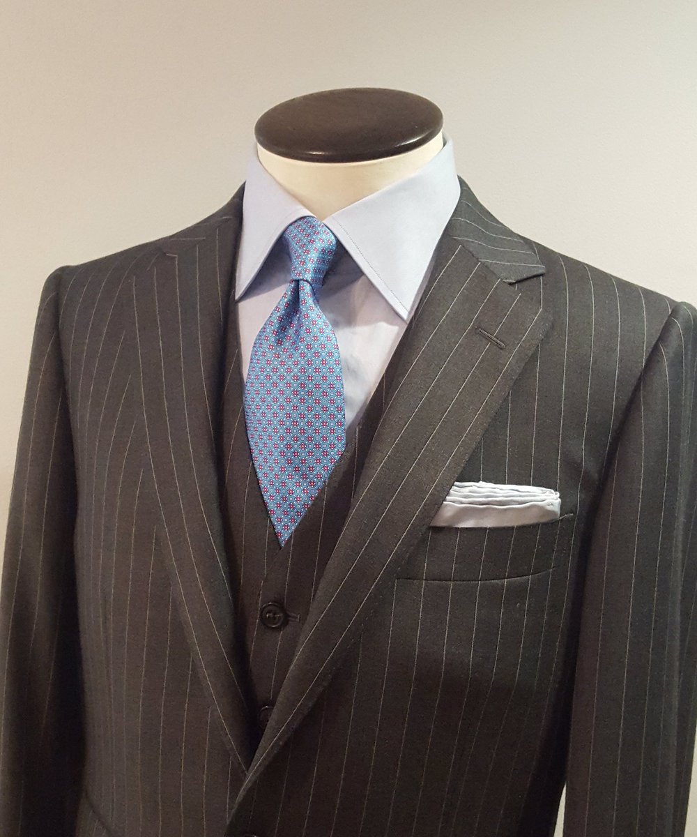 dormeuiljapon's tweet photo. My Dormeuil Coordination 
Fabric: AMADEUS365🐑👔🧵
 #ootd #dormeuilJapon
#dormeuil #dormeuilaoyama
#bespoke #suits #amadeus365
#dormeuiltie #tie #pocketchief #chief #suitstyle #ドーメル #アマデウス365 https://t.co/7pLatIF00Q