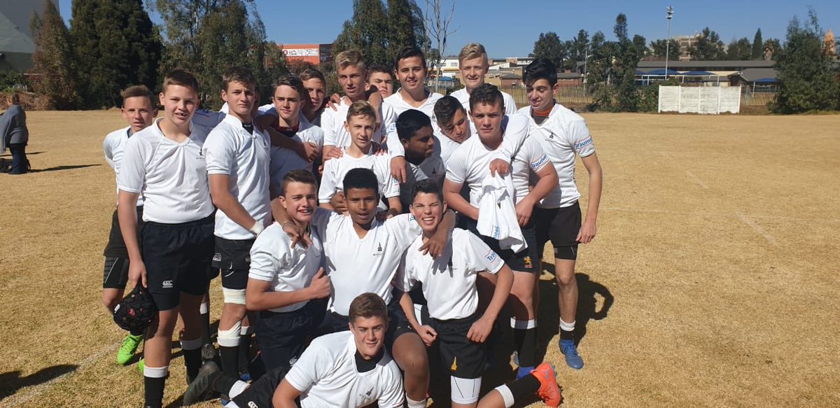 Our u15B lads who beat EG Jansens on Saturday 35-6 are still smiling! Well done boys! #monnasrugby