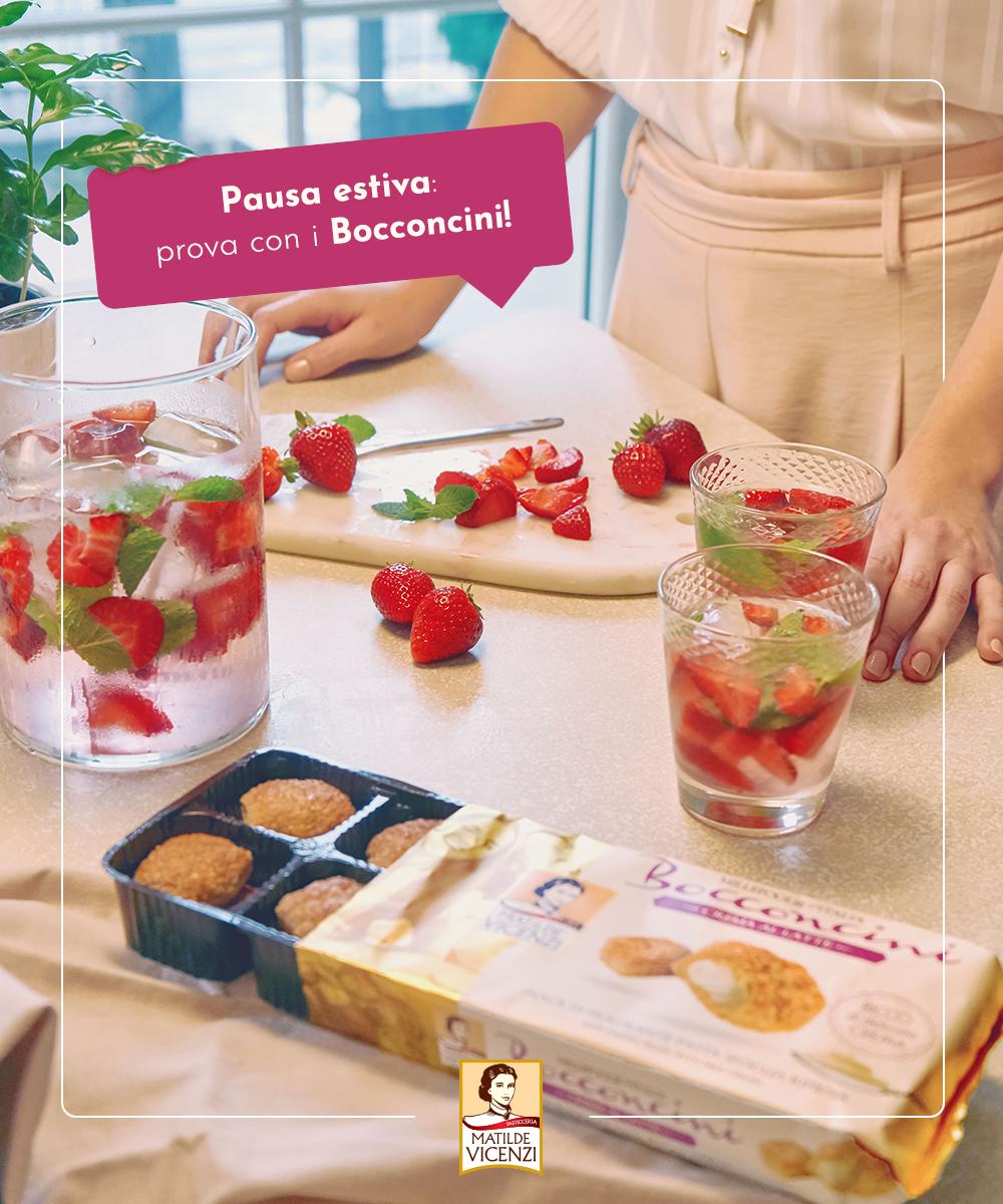Rinfrescante, rigenerante: è l'acqua aromatizzata! E se vi dicessi che si abbina alla perfezione con i miei #Bocconcini alla crema? Provate anche voi!