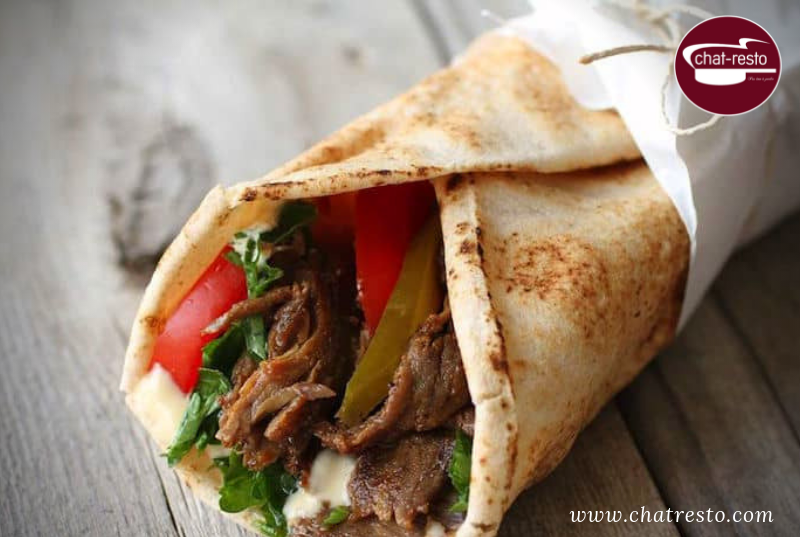 ChatResto_'s tweet photo. Faites-vous plaisir avec notre chawarma au poulet au montant de 2 490 francs CFA et bénéficiez d'une livraison gratuite. https://t.co/MkjemDr0ua