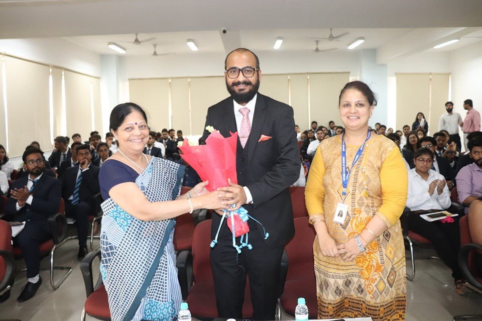 JSBGhaziabad's tweet image. Under Industry Interface, Jaipuria School of Business organized a guest lecture by Mr. Abhinav Singh, Serial Entrepreneur, CEO and Speaker Techugo.

#JSBIndirapuram, #Abhinav #Techugo