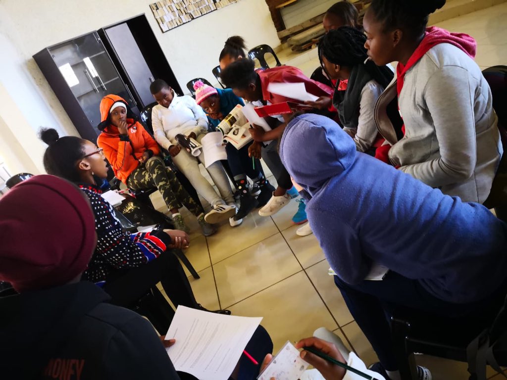 GaOmo1_GC's tweet photo. Some highlights from our Mandela Day outreach session. Our mentees braved the cold💨 on Saturday but the turn out was great. They were able to go through the goals and check their progressWhat an amazing session. 👏🏾👏🏾 https://t.co/AARwtxmF5S