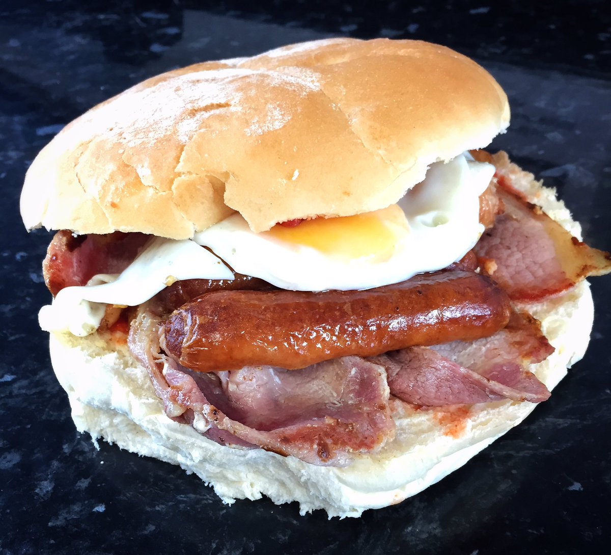 SnapBoxCafe's tweet image. One of our Snap Box Cafe customers Large Bacon, Egg, Sausage and Tomato sandwich 🥓🍳🍅 Just £4.40