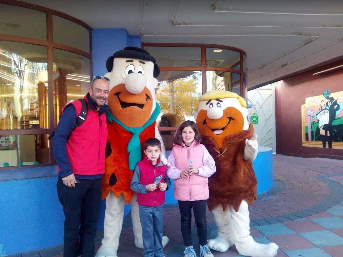 Como conseguir los mejores precios para el Parque Warner en Madrid. dlvr.it/R8sH6B