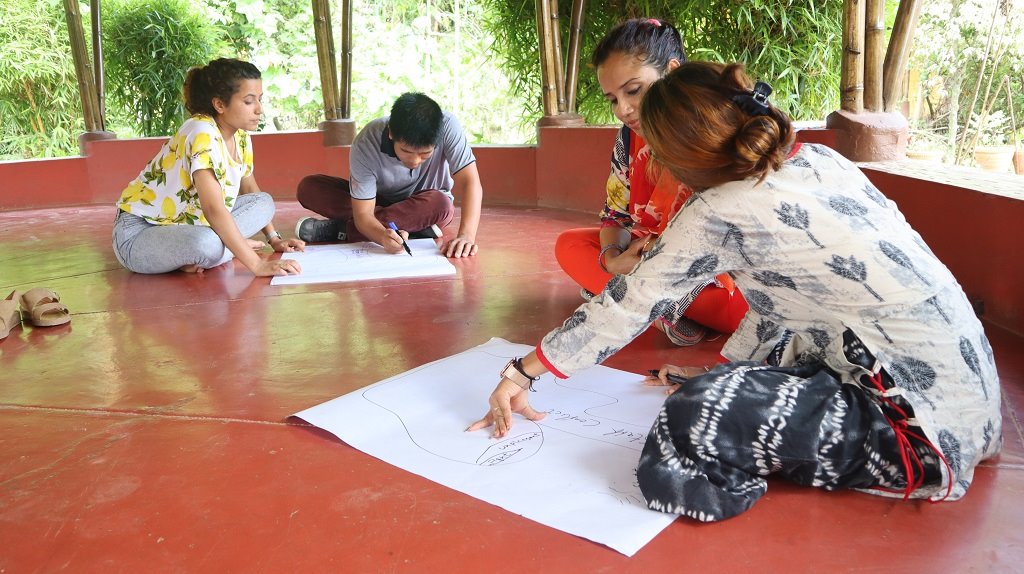 UpretySudeep's tweet photo. Our 3-day #training to staff members of @SOSBahini - an NGO working for #adolescent girls in #Pokhara successfully completed yesterday. Training facilitated by @NepalComms. Some snapshots:

#capacitybuilding #Nepal #nonprofits #communications https://t.co/8ODiISvUOU