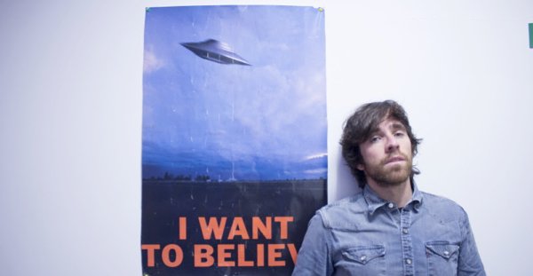 Descubre a Raúl Querido y comprueba lo bien que suena su single "Un whisky con hielo".

indienauta.com/descubre-a-rau…