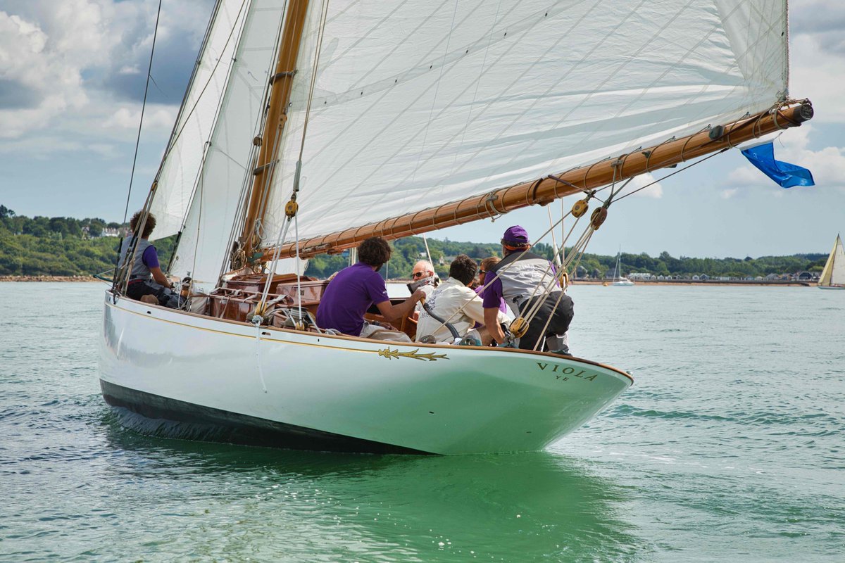 BCYC_BCW's tweet photo. Struggling with post-regatta blues? Relive all the action via our write up on the highlights from Panerai British Classic Week 2019 as well as all the images from the week. Click here to view: xhttp://bit.ly/2OaqAsI
Photos: Chris Brown Photography https://t.co/PqTuQAxdUb