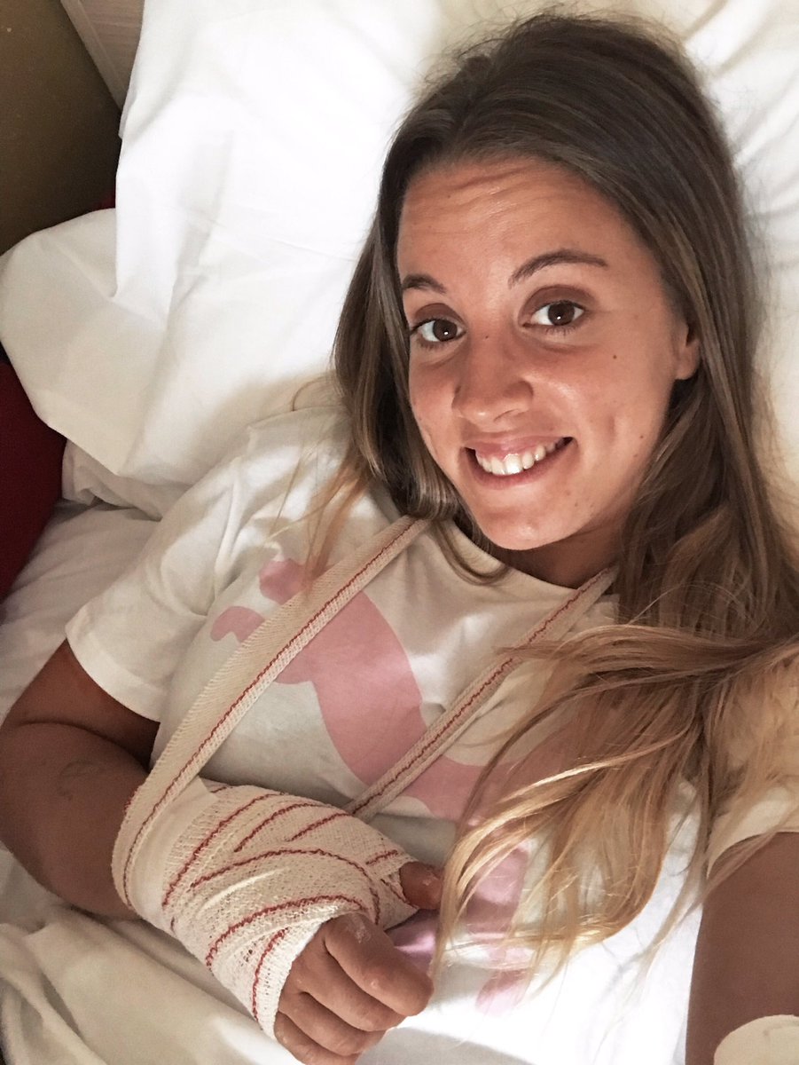 Hace una semana me toco pasar por el taller🛠
Después de dos años arrastrando una lesión de muñeca para mí esto es una buena noticia y un paso hacia delante para poder seguir.👣
Ahora toca recuperarse poco a poco y luchar para volver a estar arriba 💪🏼🔥