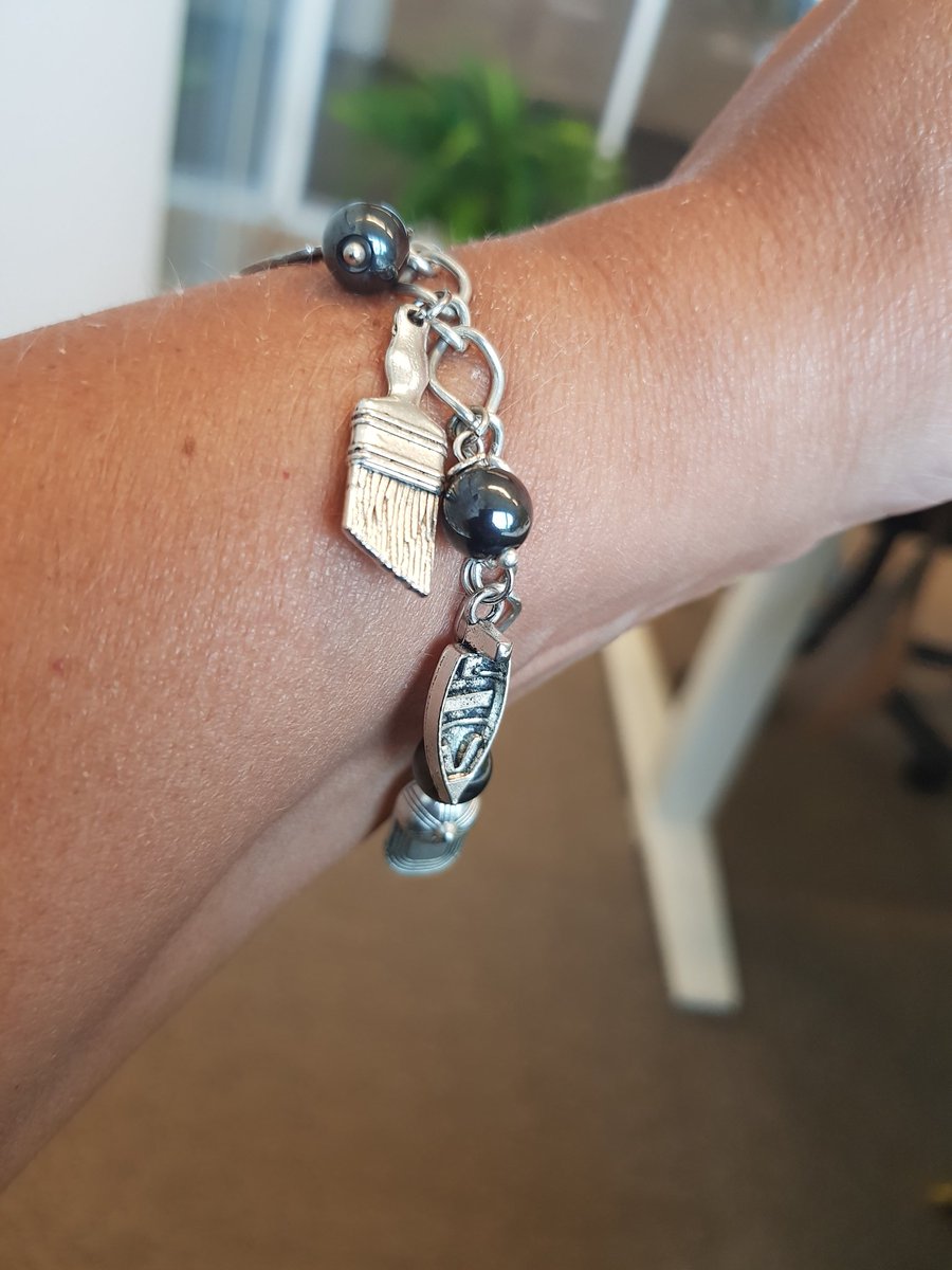 Elfje11's tweet photo. Wearing my #PapiChulo bracelet made by our talented @barbiecan especially for the (UK) release of Papi Chulo today.😀❤ #MattBomer #alejandropatino #mrjohnbutler https://t.co/XvCJ8UVmYf