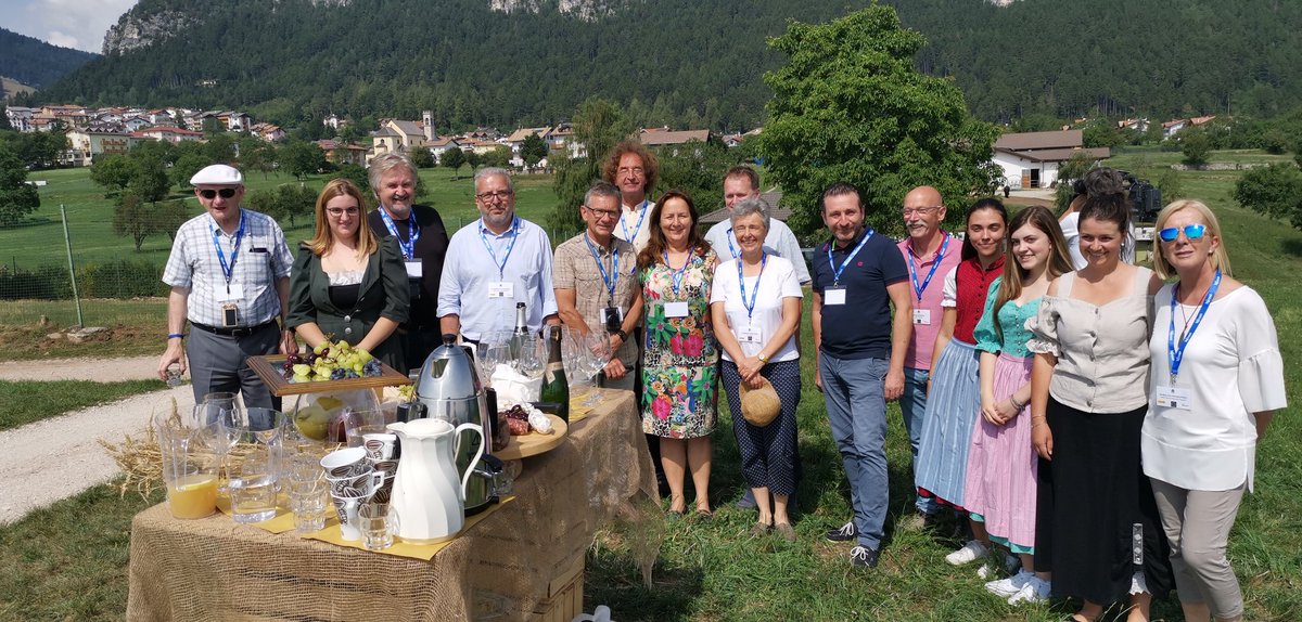comunifioriti's tweet photo. È cominciata la visita dei giudici di #ententeflorale al #comune di #faidellapaganella #asproflor #comunifioriti #marchiodiqualitadellambientedivita #meetingpomaretto #uncem #unpli #federunacoma #confcooperative @Dima_Dany @IlFloricultore @webtv @verdeofficina https://t.co/xrGF8a06hn