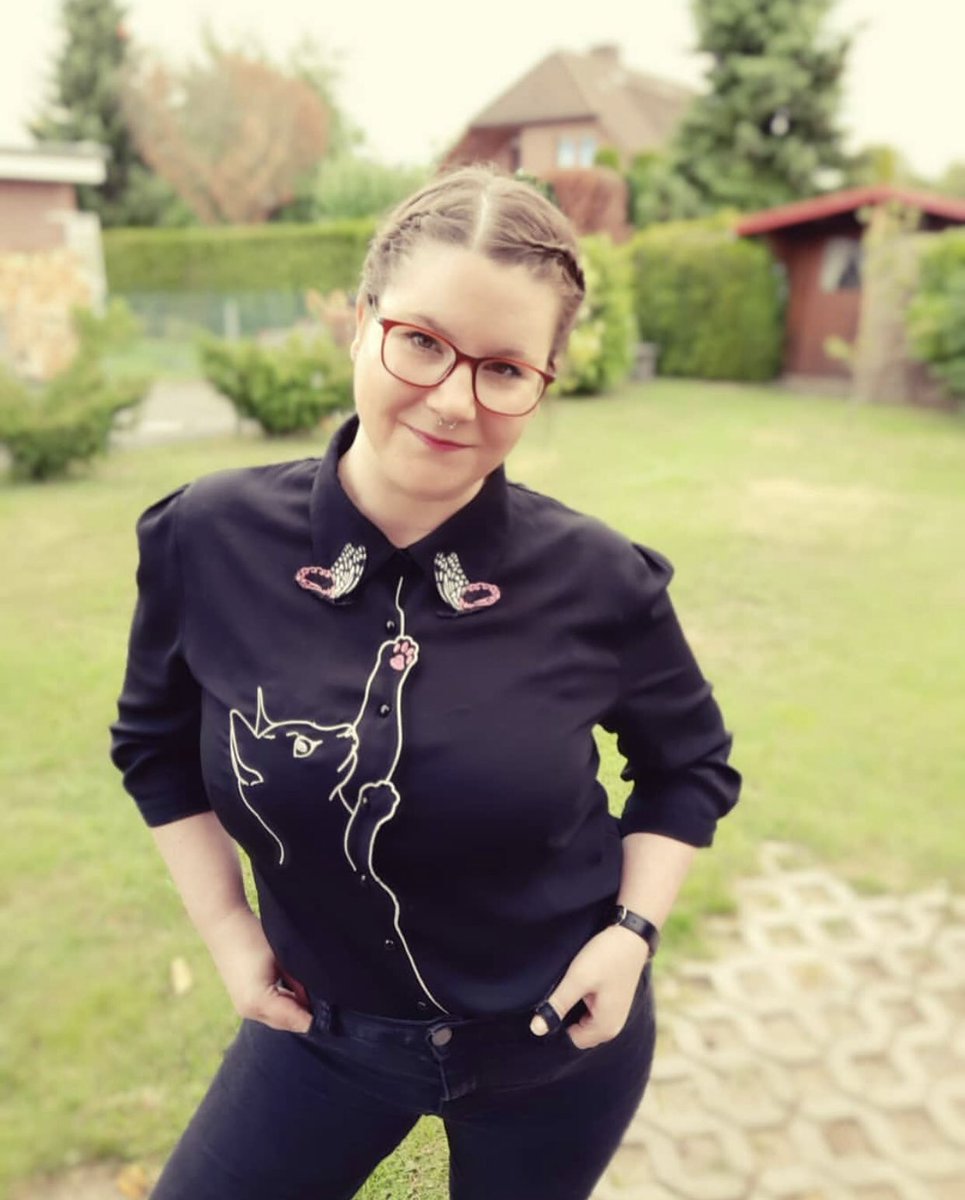 Misscherrybambam looks adorable in our Snowbird blouse.🐱✨
bannedretro.com/snow-bird-shirt #cat #cats #fashion #ootd #outfit