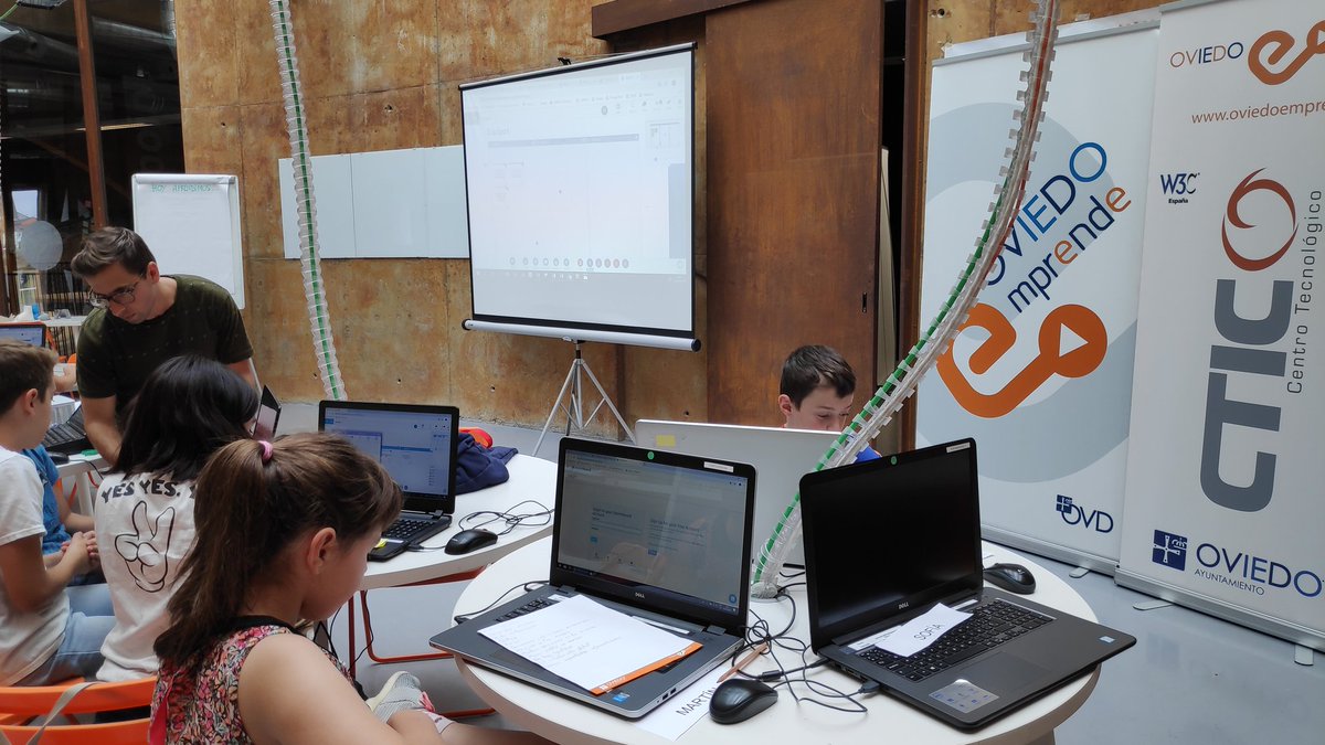 Oviedo Emprende tweet media