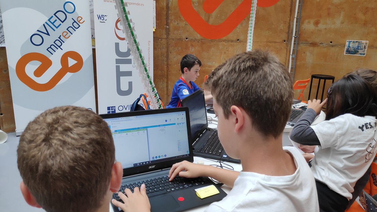 Oviedo Emprende tweet media