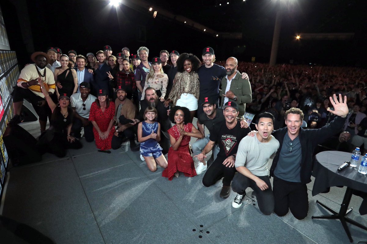 TeamRichMadden's tweet photo. Richard being Richard in the Marvel group pic 😍😍😍💗💗💗 https://t.co/NpiEkMRwtH