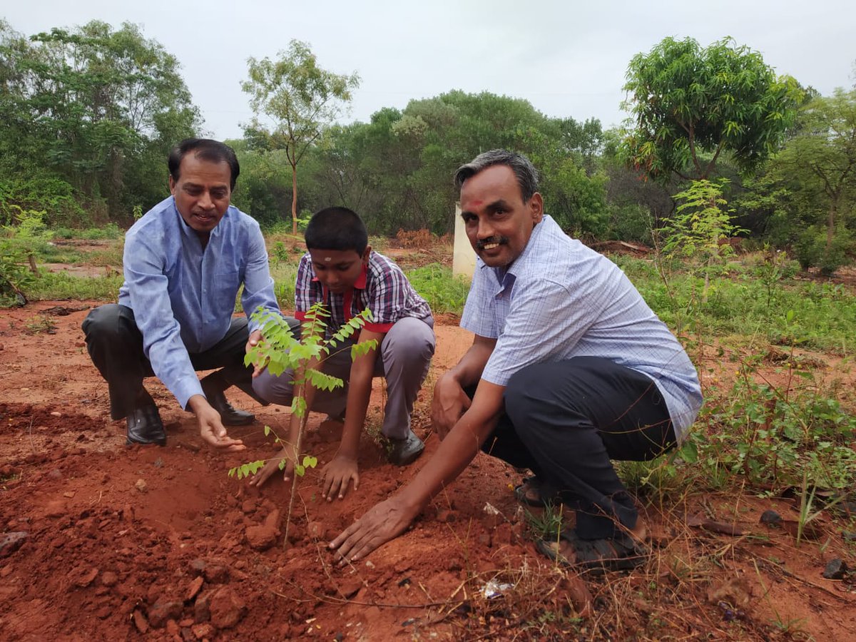 KV2_Pondy's tweet photo. Mass Plantation Day observed on 22.07.19 in KV No.II Pondicherry... https://t.co/zZOmxtVV97