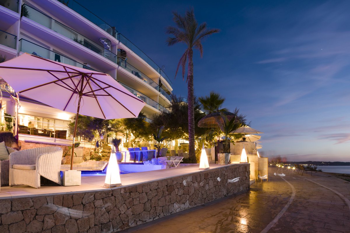 💫Paseos con encanto 😊 y brisa marina 
.
.
💫Walks with charm 😊 and sea breeze
.
.
💫Spaziergänge mit Charme 😊 und Meeresbrise 

#sunseabaribiza #wonderful_ibiza #beautiful_ibiza #seasonibiza #summeribiza #temporada2019 #loveibiza #iloveibiza #ibizastyle #saboresmediterraneos