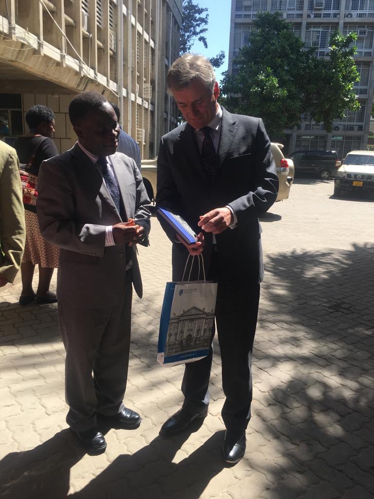 IrlEmbTanzania's tweet photo. A fantastic morning in @UniofDar w/ @pjprendergast and Prof William Anangisye, Vice-Chancellor. Great discussions on innovation, entrepreneurship &amp; on a strengthened partnership between @UniofDar and @tcddublin. Huge potential for deepened collaboration! https://t.co/UAypsKV8dv