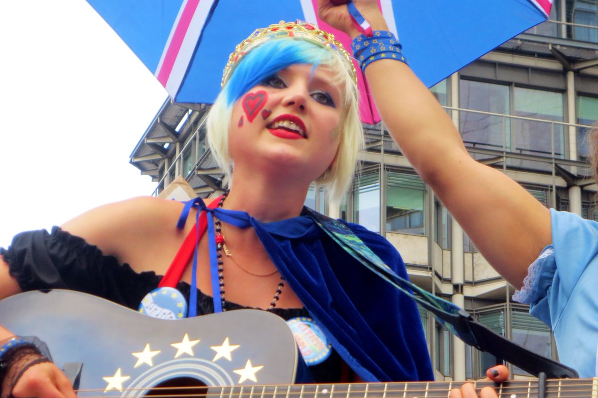 RJRphotos's tweet photo. Madeleina Kay-@MadeleinaKay #EUsupergirl #MarchForChange #EUsupergirlTour #BrexitWonderland #FBPE #AntiBrexit #StopBrexit #NoToBoris #BollocksToBoris #BorisJohnson #Protest #AntiBrexitProtest #Article50 #Referendum #EuropeanUnion #PeoplesVote #RemainInEU #BollockstoBrexit #EU https://t.co/Sco4svQkhC