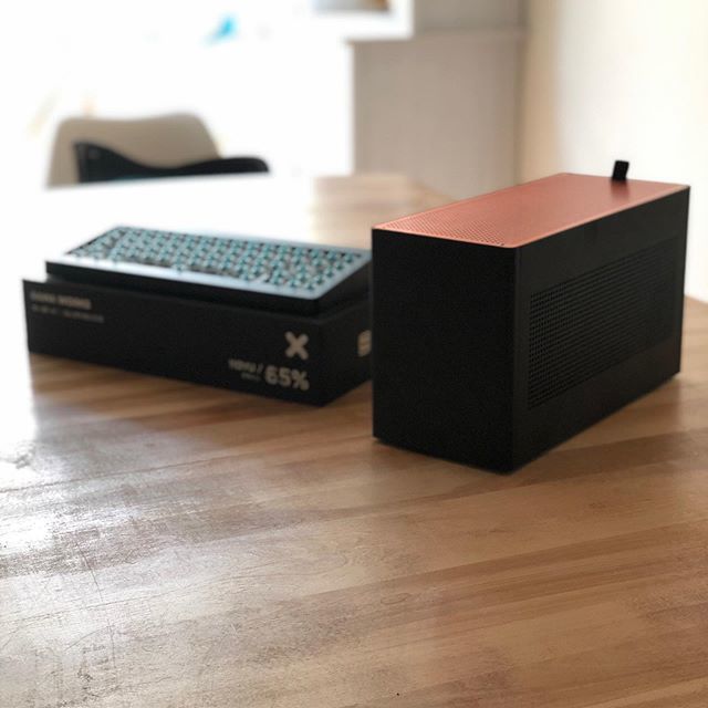 kaidoio's tweet photo. Received the first pieces of our new setup! @ramaworks KOYU and @louqe_sweden Ghost S1 case. Can’t ask for much more 😍
.
.
.
.
.
.
.
#pc #pcmasterrace #pcgaming #computer #pcgamer #pcgamers #gamingsetups #gaming #gamer #pcsetup #battlestation #workst… https://t.co/yvmhEXgpKj https://t.co/icZ44XVtlK