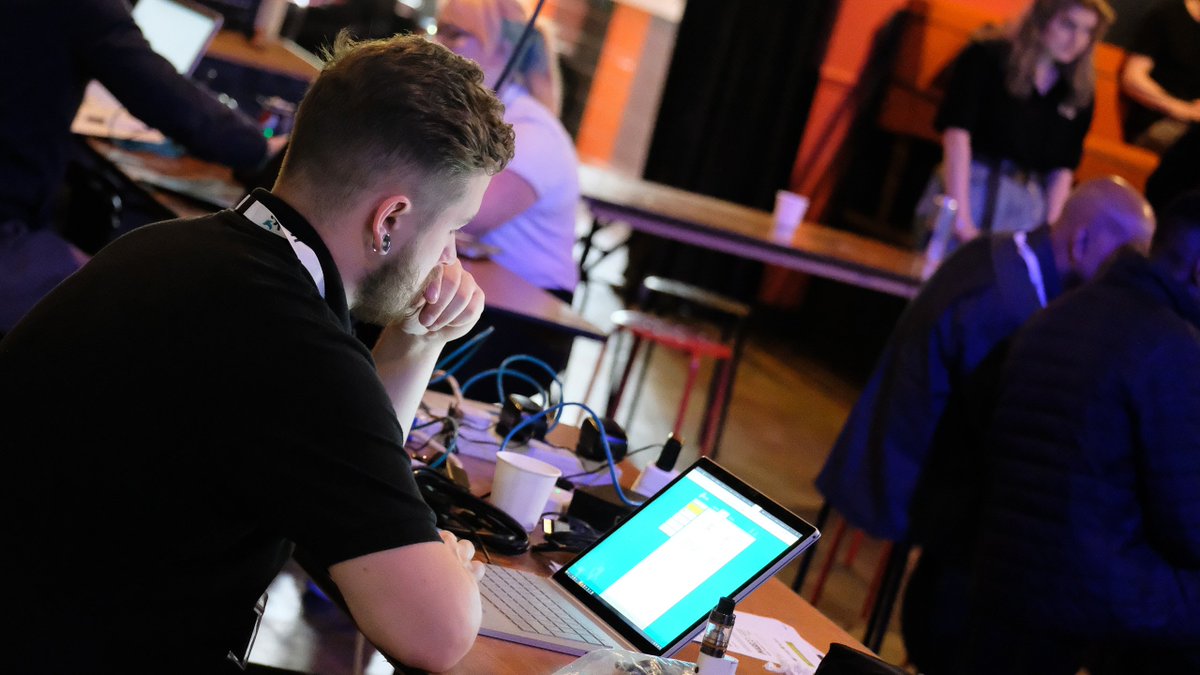 harksys's tweet photo. The amazing @KaneFulton has provided us with some stellar snaps of the #HarkHack Day! https://t.co/Jz4JBw1ulW