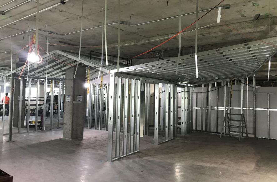 Darcey_Estes's tweet photo. Spotted: new HQ food kiosks under construction! So cool seeing our design vision taking shape. #BellevueCampusRenovation #NewHQ #Amenities #FormerlyKnownAsFourNewport #ComingSpring2020 @TMobile @gensler_design @MGACinc @Andersen_Const https://t.co/SfnufQ0TIx