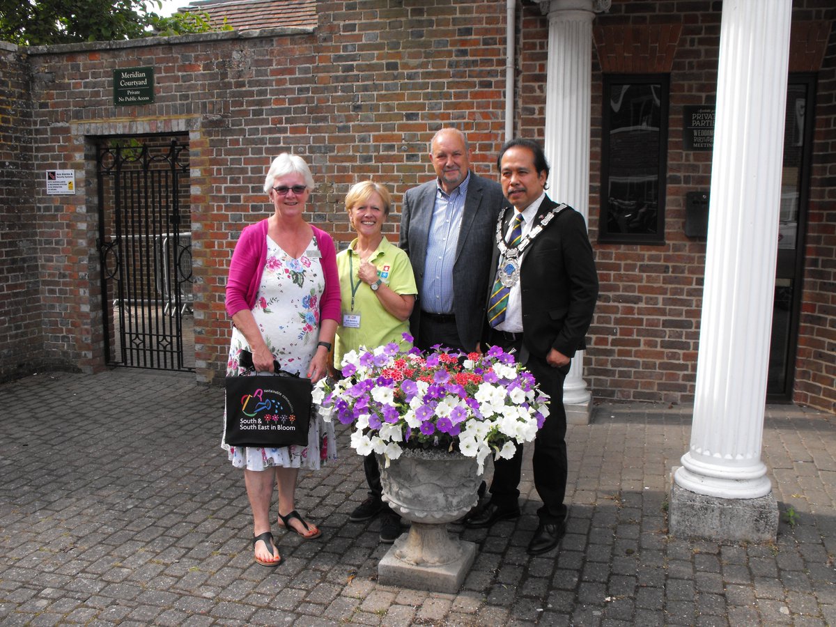 egcouncil's tweet photo. So East Grinstead now we wait. Will it be #goldawards for the town this year? #southeastinbloom @eginbloom https://t.co/Be8SPfDWAl