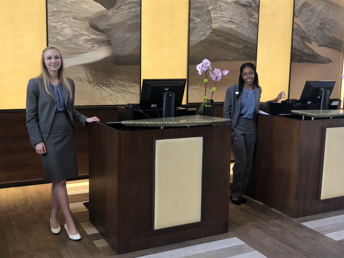 MarriottLJ's tweet photo. Happy Monday! Our staff is ready to welcome you with open arms! Let’s start this week off right!!! https://t.co/JhiL6Deyil