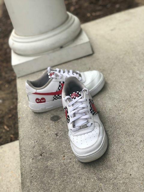 skyyoutda3's tweet photo. I paint shoes and clothes and My prices are good too. You can dm any of my ig's @3.skyy @skyy.creations https://t.co/JPDwq5mBXU