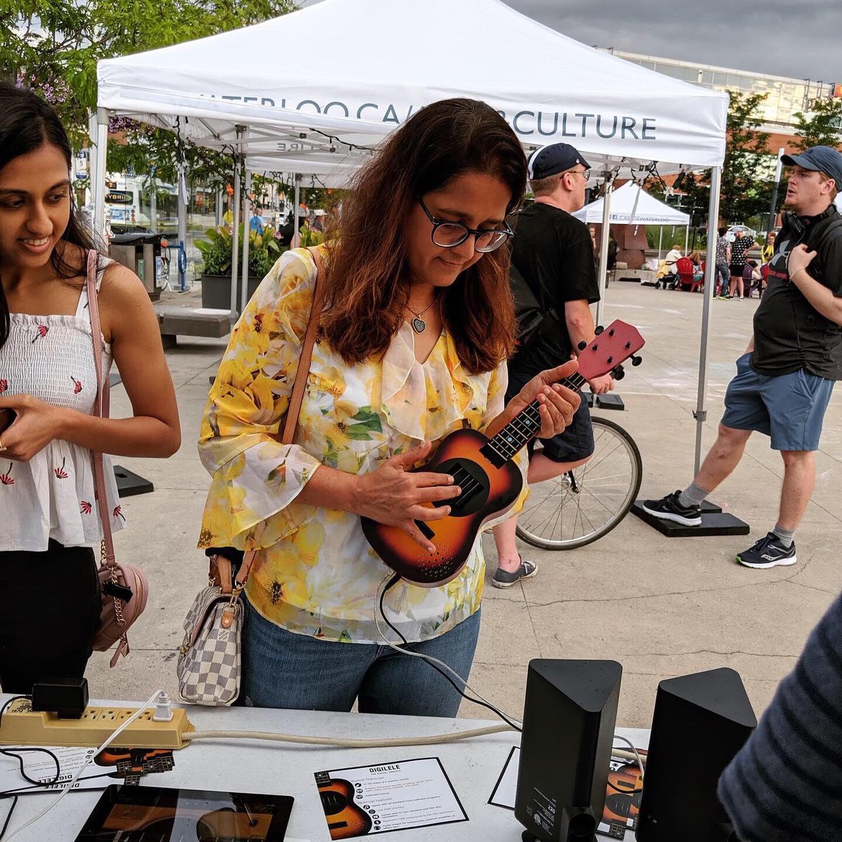 etarnews's tweet photo. Fun with #Digilele! 🎶

#waterluke #ukulele #digitalukulele #midi #music https://t.co/9SmGkyxLqD