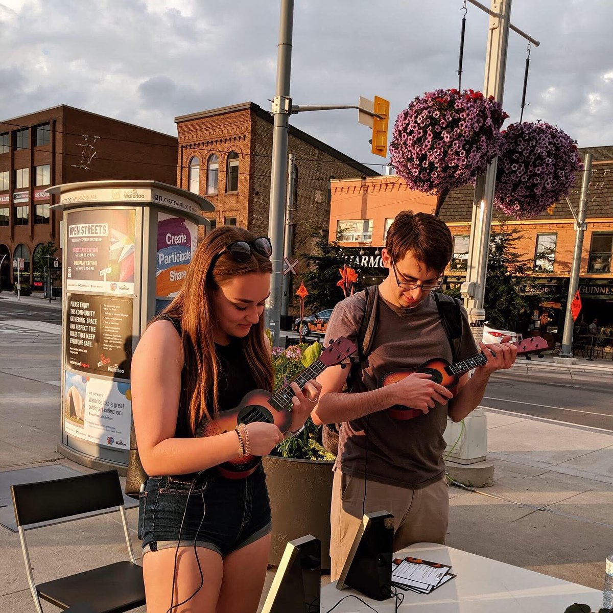etarnews's tweet photo. Fun with #Digilele! 🎶

#waterluke #ukulele #digitalukulele #midi #music https://t.co/9SmGkyxLqD