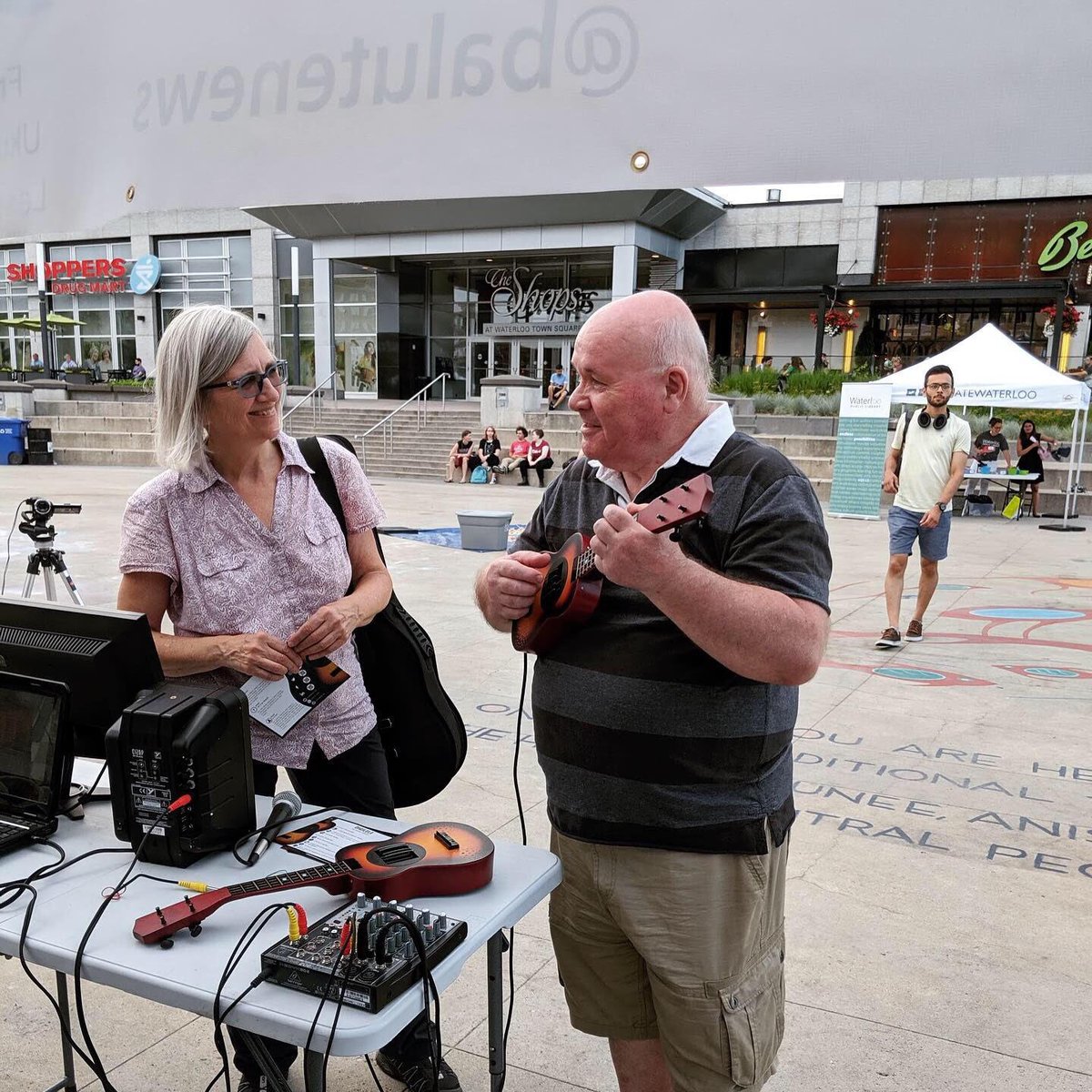 etarnews's tweet photo. Fun with #Digilele! 🎶

#waterluke #ukulele #digitalukulele #midi #music https://t.co/9SmGkyxLqD