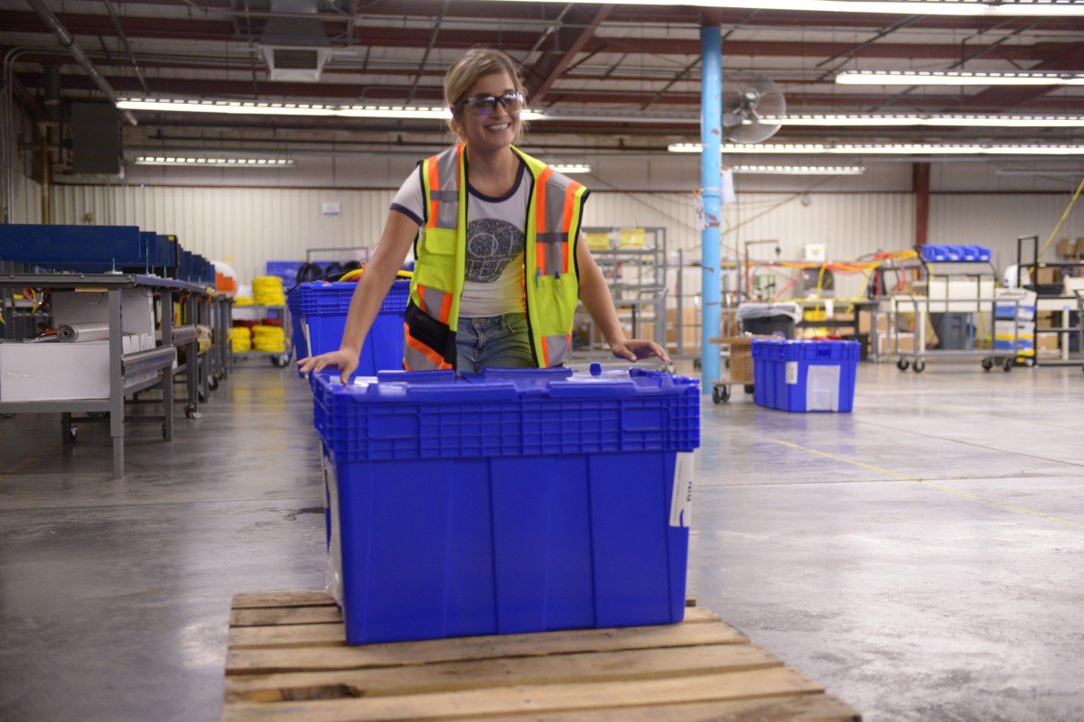 CompassMade's tweet image. Compass Made is comprised of a team of ambitious creators, inventors, builders, and engineers. We work hard for our clients and we enjoy what we do. Check out these #BTS shots of our #team enjoying life at Compass Made from our Fremont and Deming Plants.