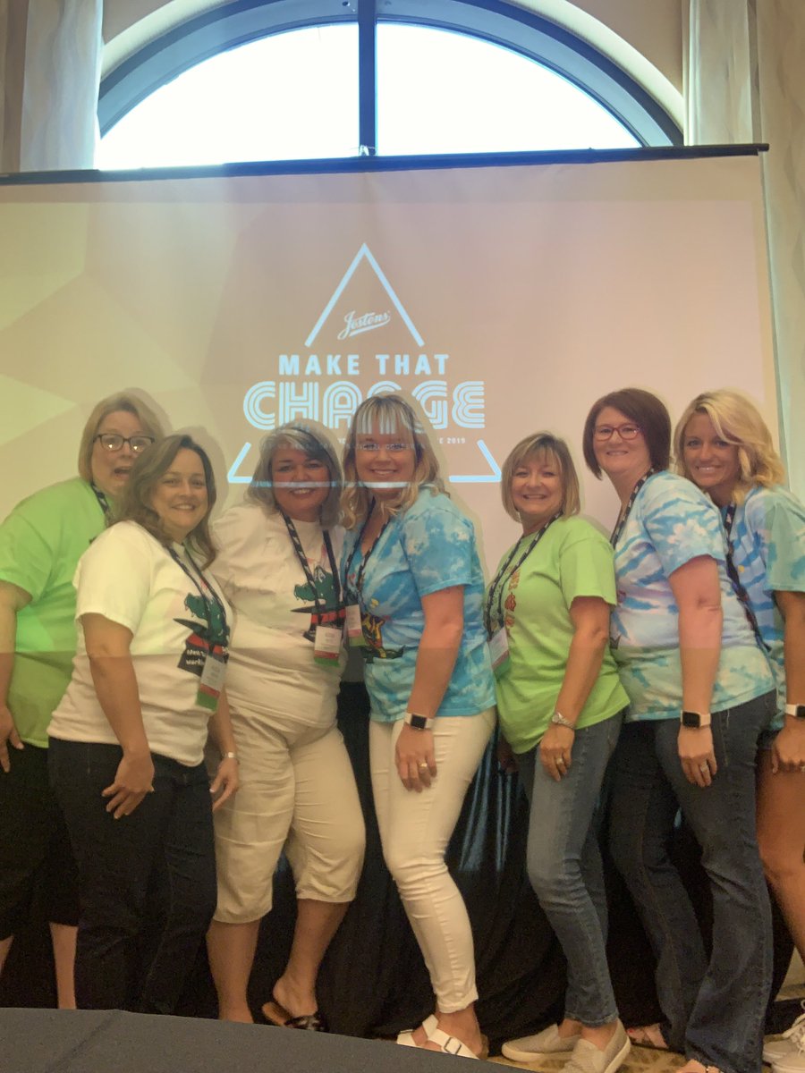 chancyla's tweet photo. We’re making that change! @Jostens  2019 Presenters! #WestSideElementary #Jostens19 https://t.co/KXepmGC129